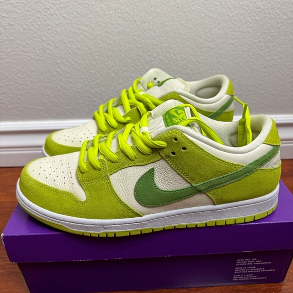 Nike SB Dunk Low Green Apple Size 11 - Picture 1 of 9